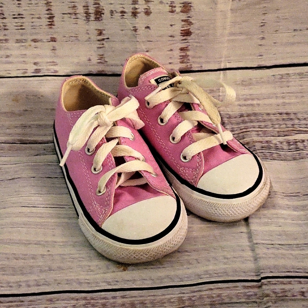 Pink converse